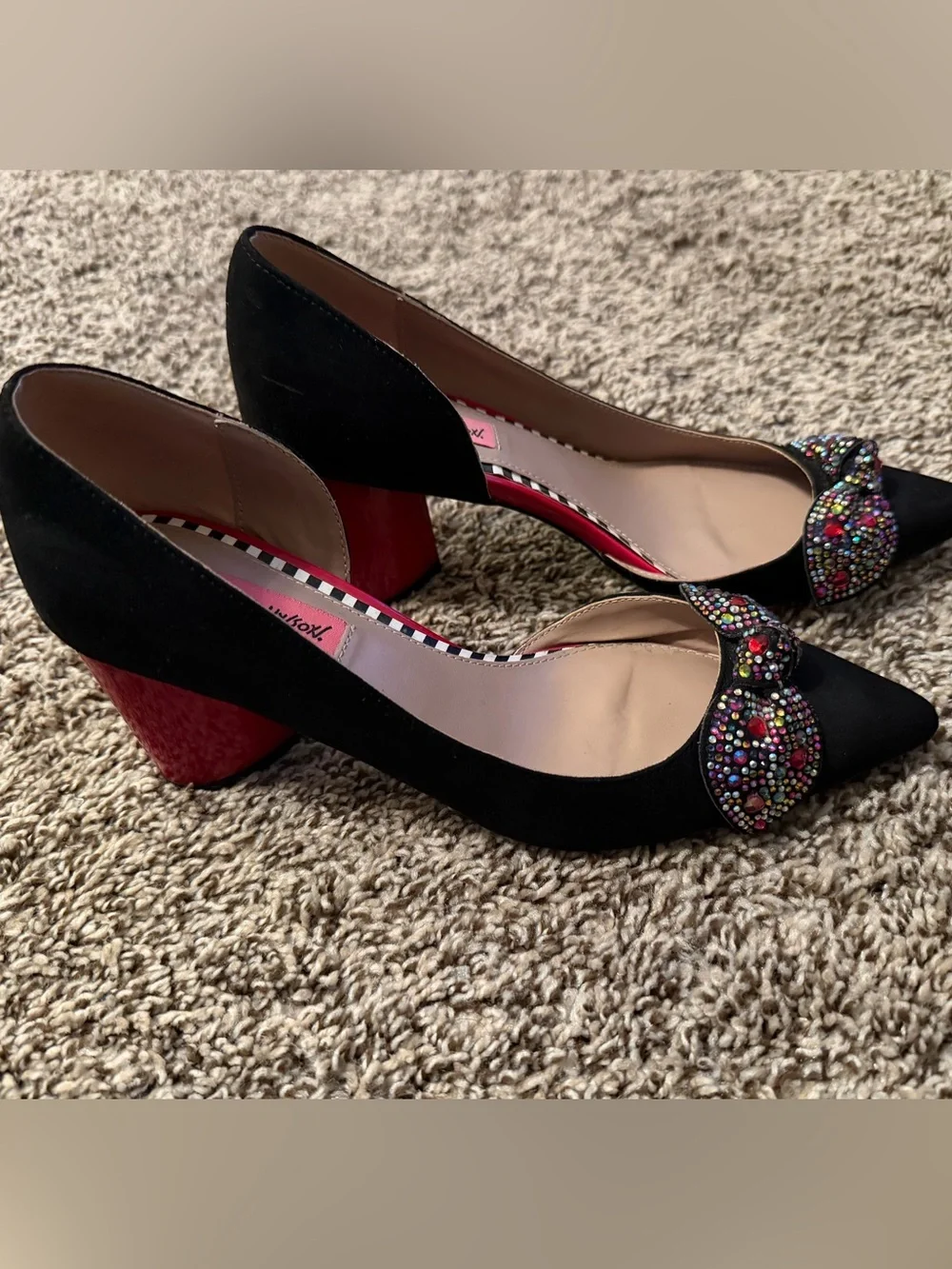 ❤️ Betsey Johnson Black D’Orsay Pumps | Rhinestone Bow | Heart Heel